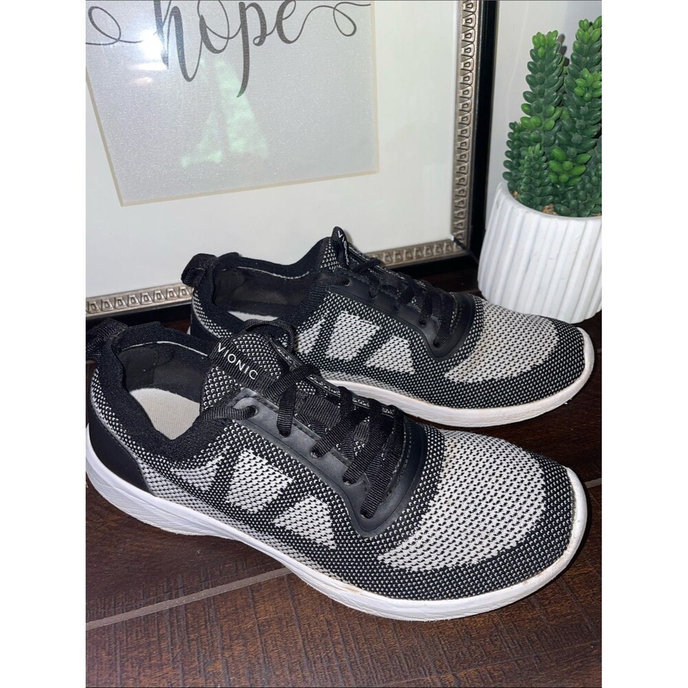 Vionic Sky Lenora Women's Black & White Knit Lace-Up Leisure Shoes Size 8.5